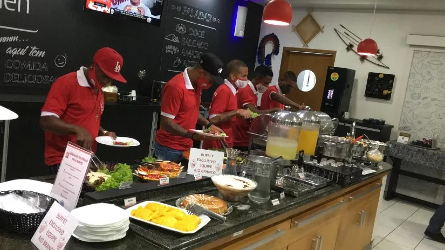 TWITTER @RIOBRANCOFC Se sospecha que la hospitalización fue por intoxicación alimentaria