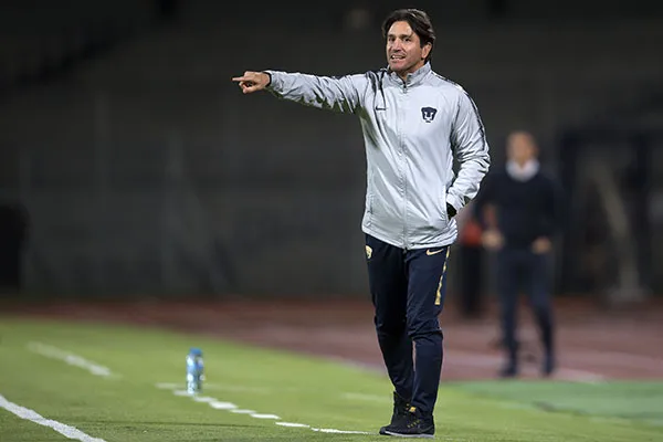 Marioni en su paso como DT de Pumas