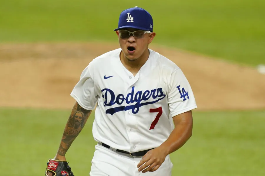 Urias cerró con tres entradas sin carrera ante Atlanta