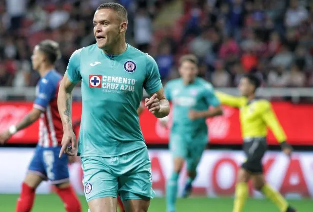 Cabecita Rodríguez en festejo de gol ante el Rebaño en el Clausura 2020