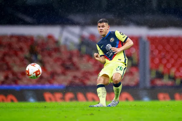 Richard Sánchez en acción con América