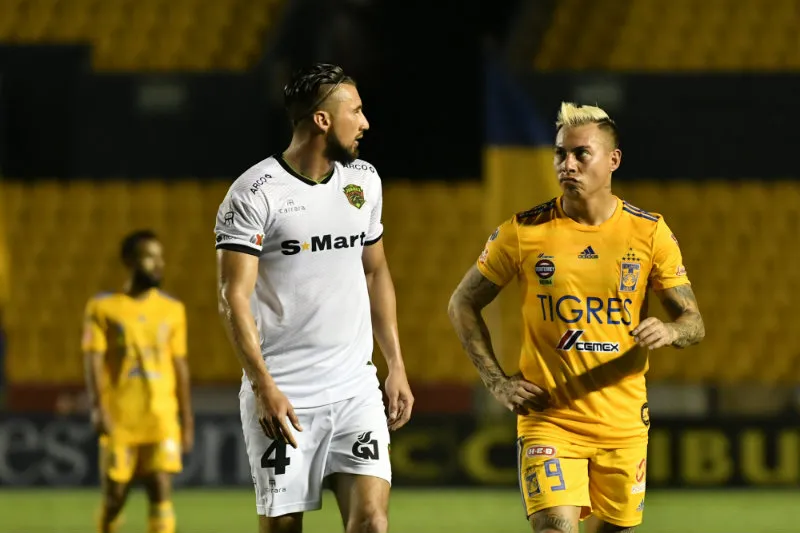 Edu Vargas en partido