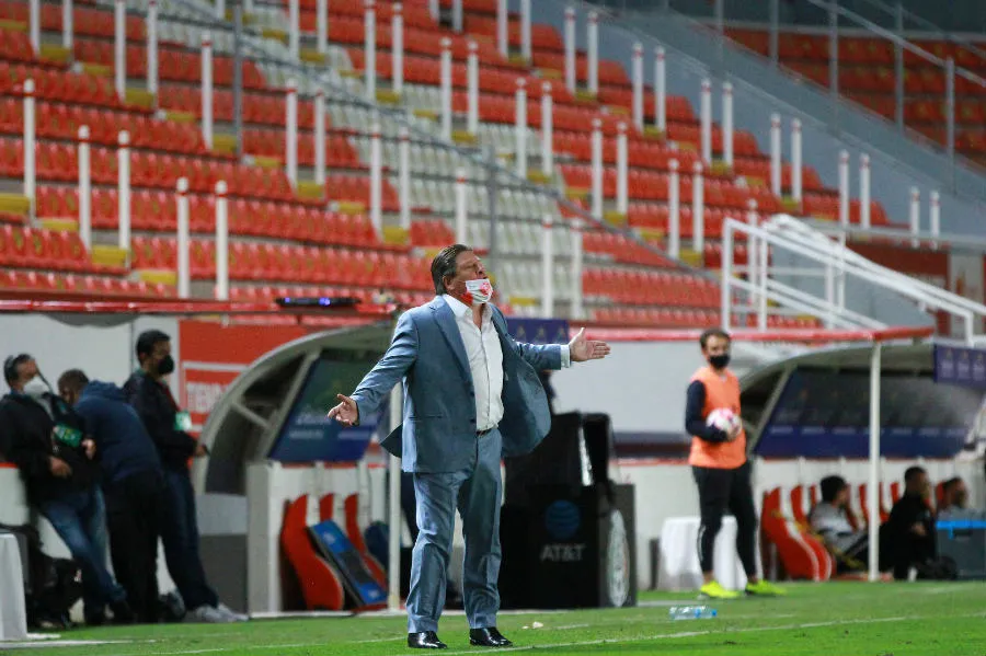 Miguel Herrera dirigiendo al América