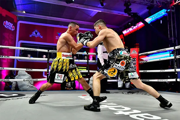 La contienda entre Gallo Estrada y Carlos Cuadras