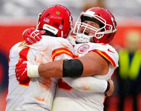 AP Jugadores de los Chiefs celebran una jugada