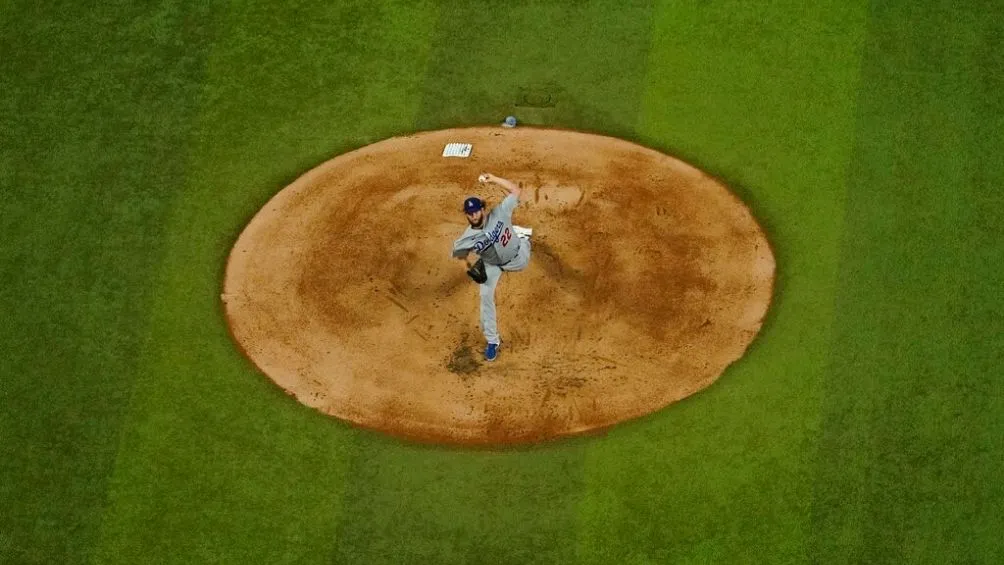 AP Clayton Kershaw durante el juego
