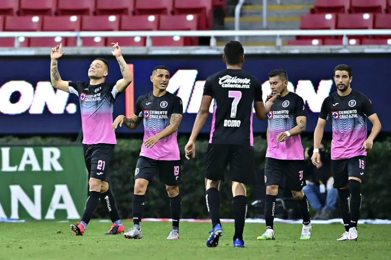 Cruz Azul en festejo de gol