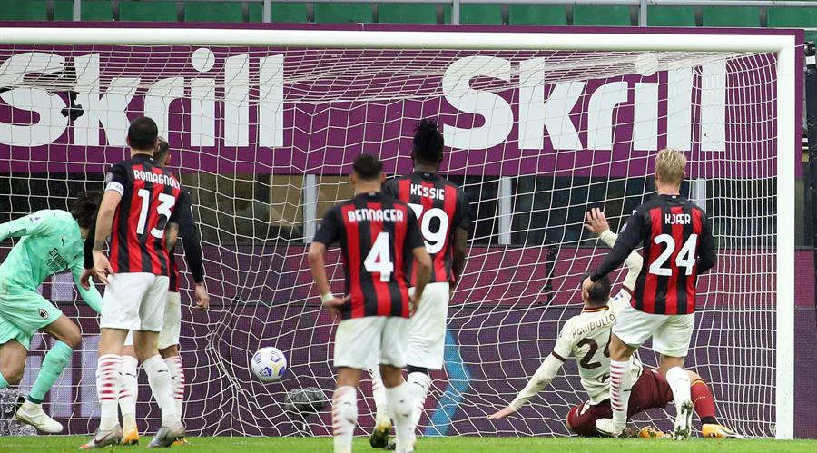 EFE Marash Kumbulla empató el juego a minutos del final