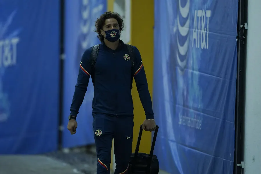 IMAGO7 Ochoa entrando al Estadio Azteca