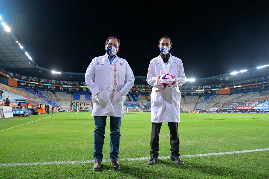 Personal médico fue homenajeado en el Estadio Hidalgo