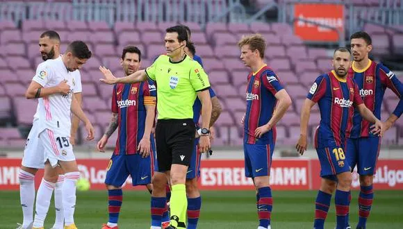 Árbitro en el Clásico Español