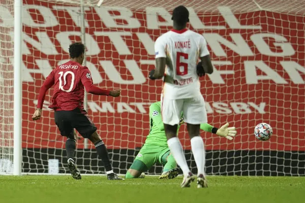 AP Rashford en acción ante Leipzig