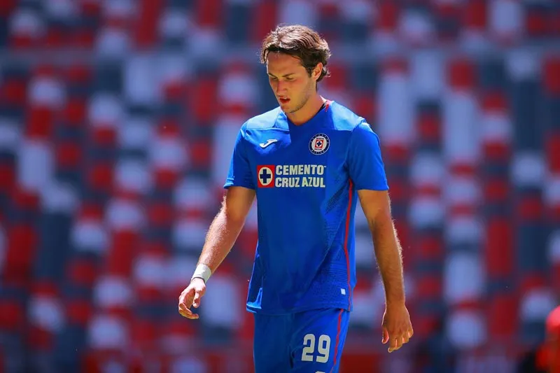 Santiago Giménez lamenta un resultado