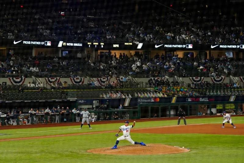 Víctor González en la victoria de Dodgers sobre Rays