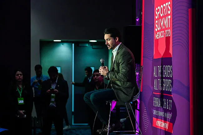 Yon de Luisa, durante un discurso