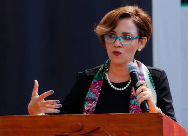 Xóchitl Lagarda en una ponencia