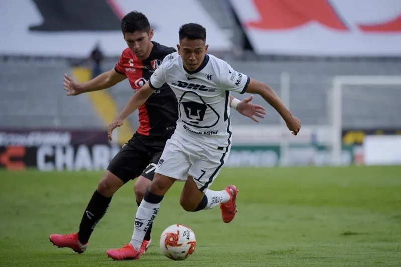 El futbolista en el juego contra Atlas