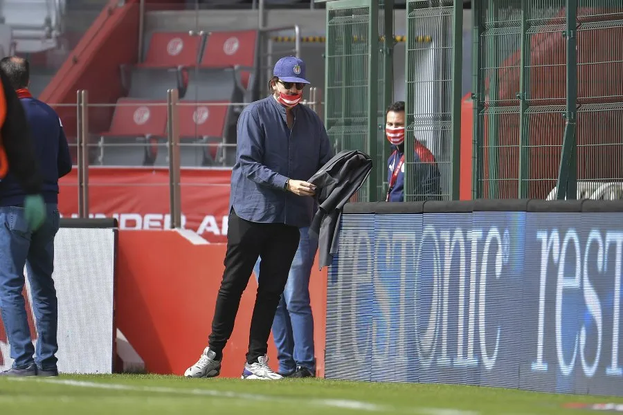 Amaury Vergara durante un partido de Chivas