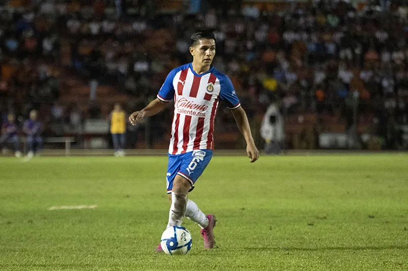 Dieter Villalpando durante un juego con Chivas