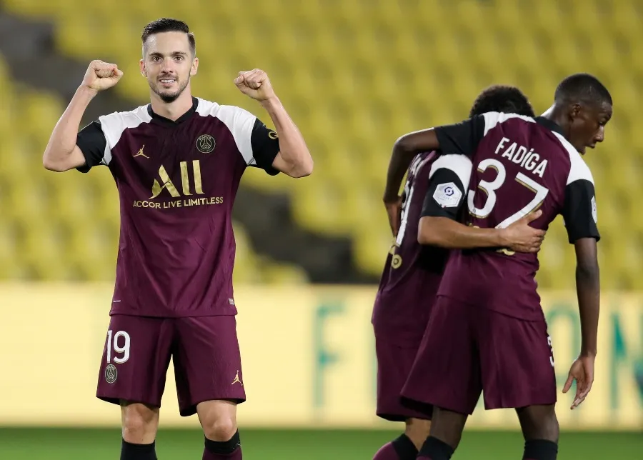 AP Pablo Sarabia festejando su anotación