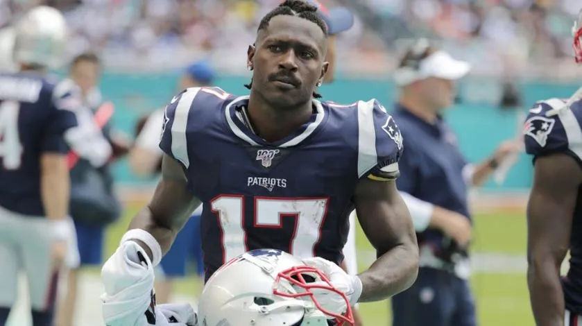 Antonio Brown en un juego con los Pats