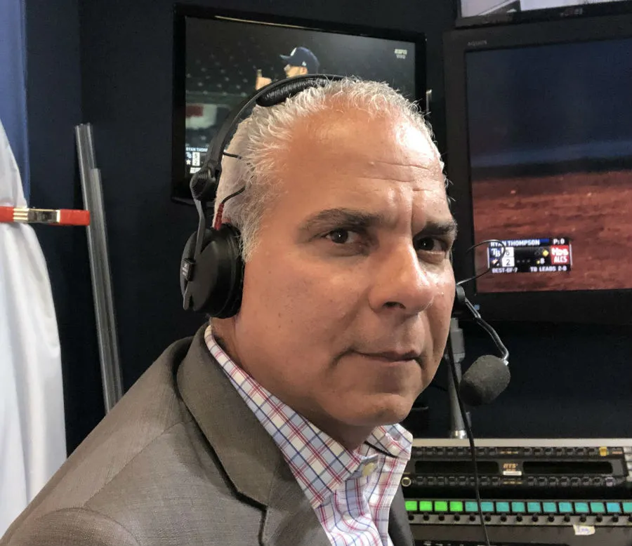 TWITTER @EJerezESPN El relator durante una transmisión