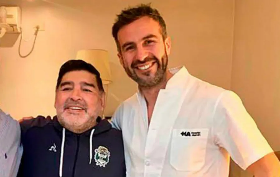 Leopoldo Luque con Maradona