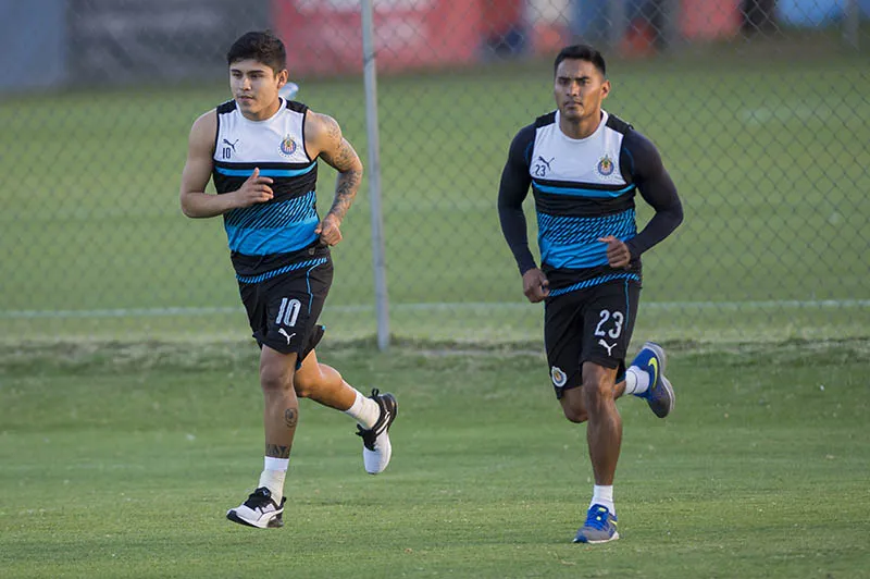 MEXSPORT Chofis López y Gallo Vázquez en un entrenamiento en Verde Valle