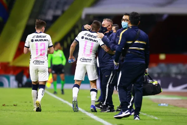 Juan Manuel Iturbe y Lillini en el Azteca