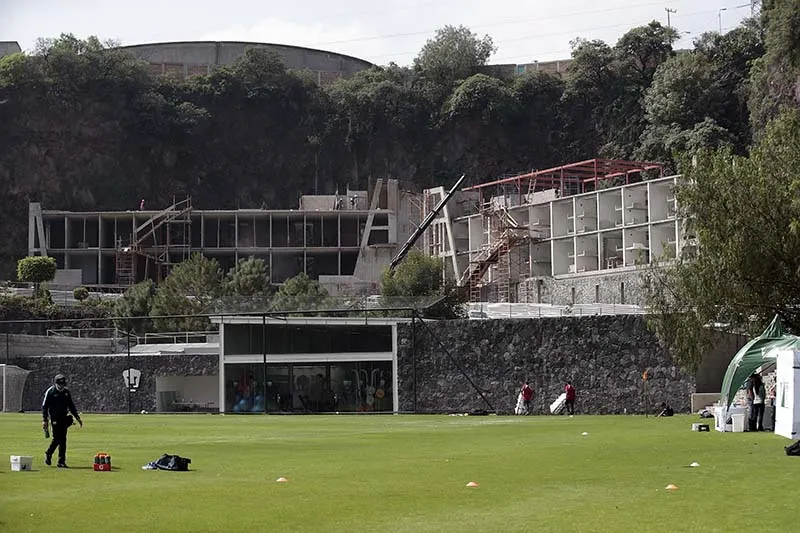 Construcción del hotel en Cantera