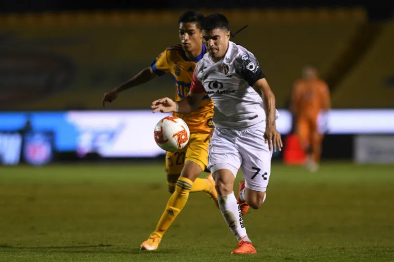 Tigres vs Atlas en partido