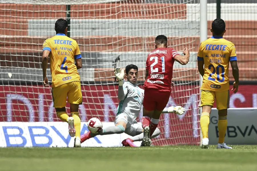 Enrique Triverio anota ante Tigres en la Jornada 5