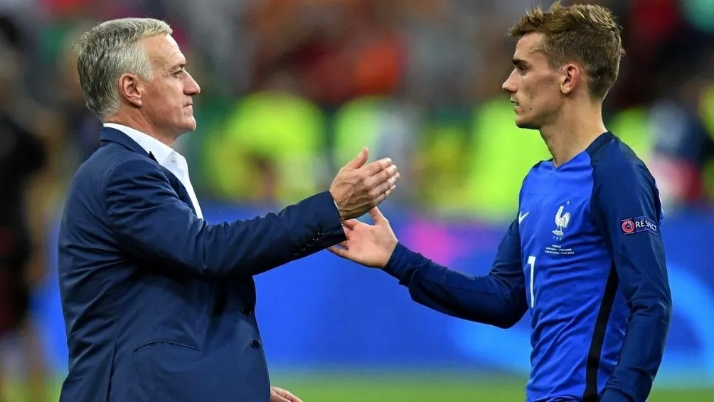 Deschamps y Griezmann en partido con Francia