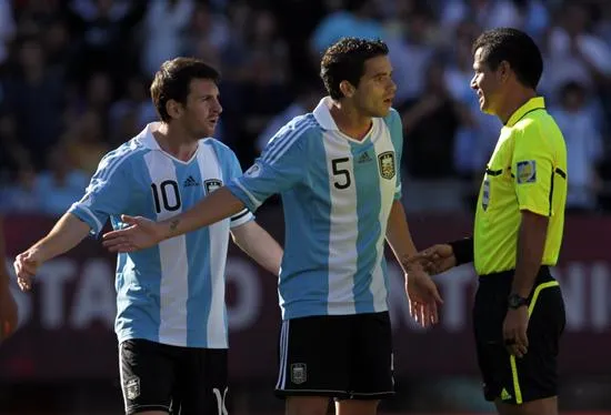 EFE Gago junto a Messi en un partido de la Selección Argentina