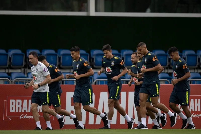 TWITTER @CBF_Futebol Los jugadores de la selección brasileña durante un entrenamiento