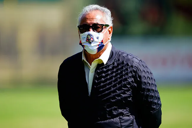 Cuéllar observa un entrenamiento de América