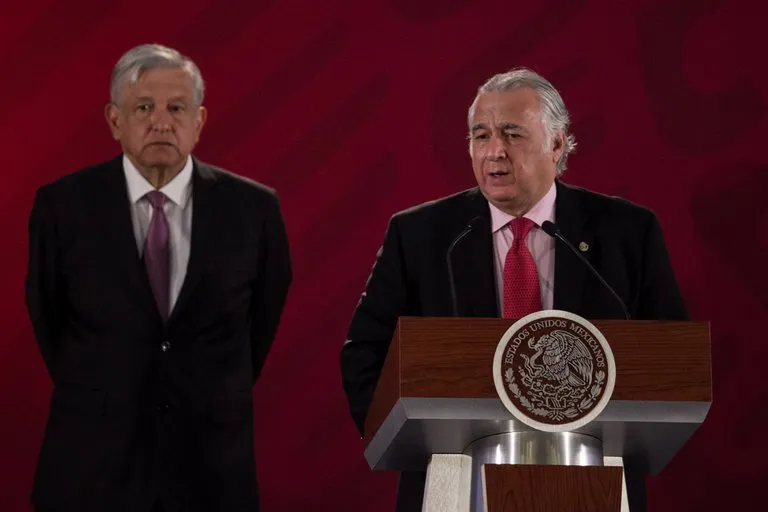 Andrés Manuel López Obrador y Miguel Torruco