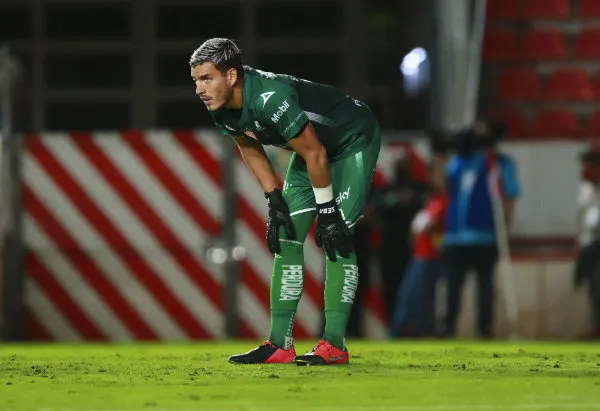 Sebastián Fassi en acción con Necaxa