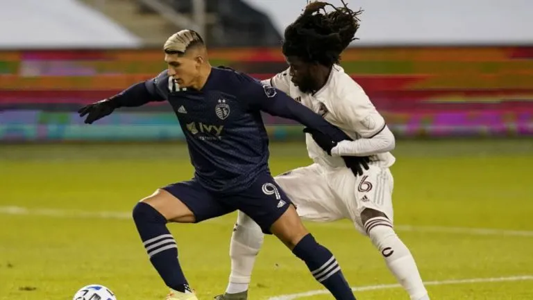 AP Alan Pulido en partido de la MLS