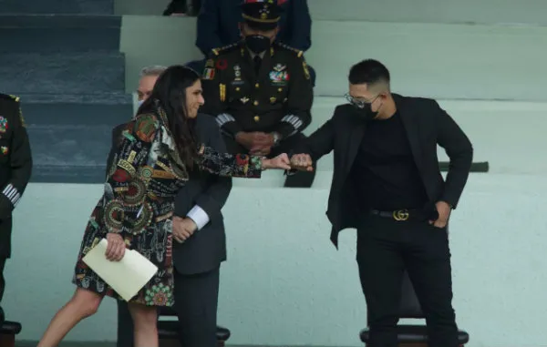 MIGUEL PONTÓN / AGENCIA RÉCORD Ana Guevara y Julio Urías en la ceremonia de entrega del PND