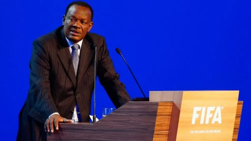 AP Yves Jean-Bart en un congreso de la FIFA