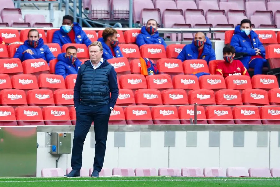 Ronald Koeman durante un partido con Barcelona