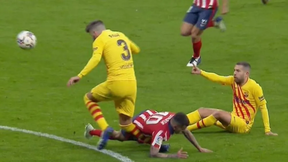 Momento de la lesión de Piqué