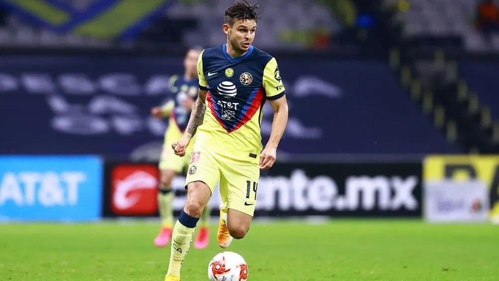 Benedetti en partido con América