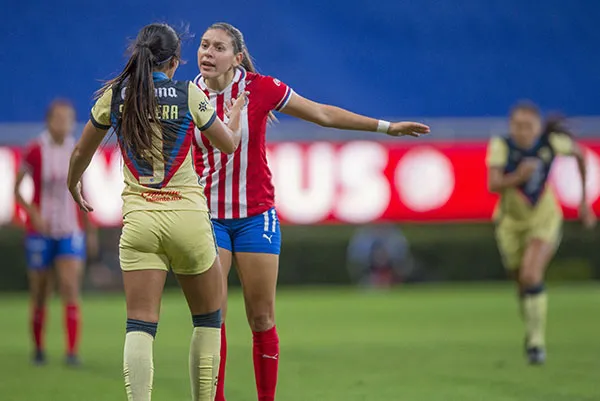 La delantera en el Clásico contra América