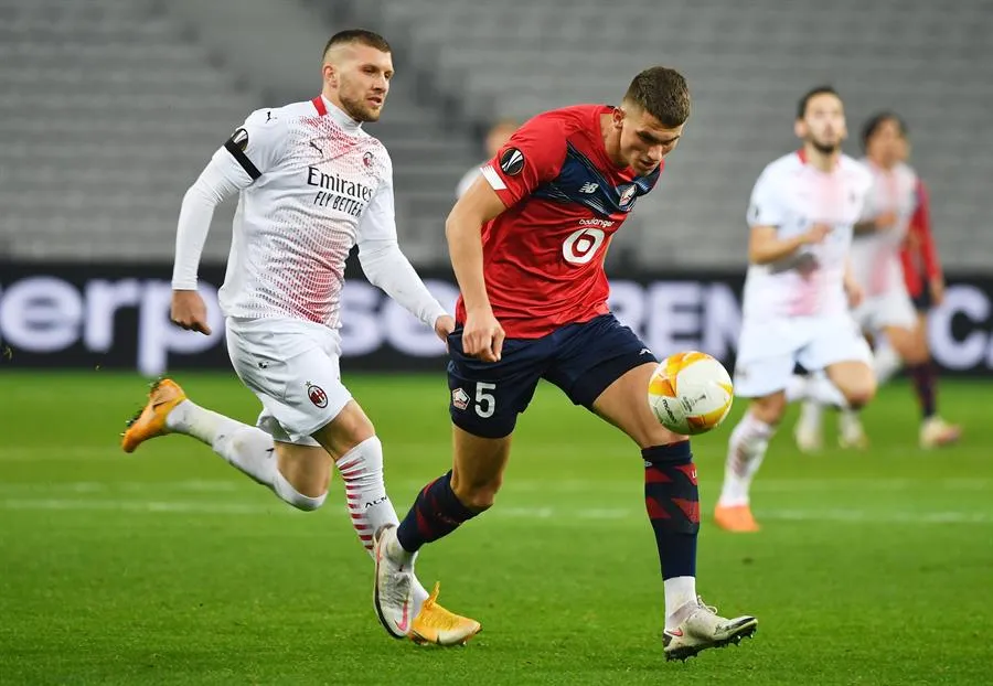 EFE Ante Rebic en acción ante Lille
