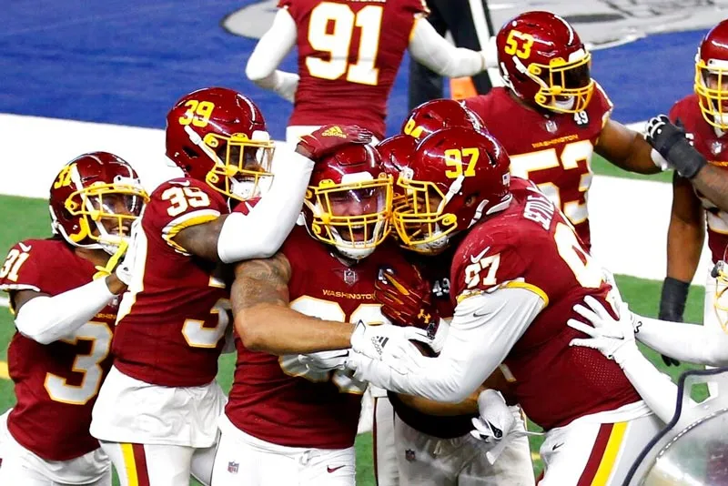 Los jugadores celebran la victoria