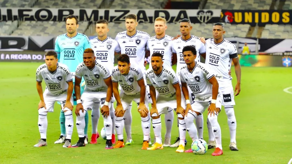 TWITTER @Botafogo El equipo del Botafogo previo a un partido