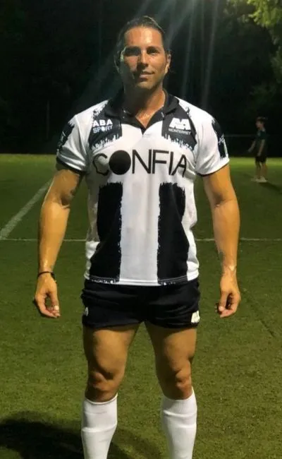 @_PonchoDeNigris Poncho De Nigris con la camiseta de Monterrey