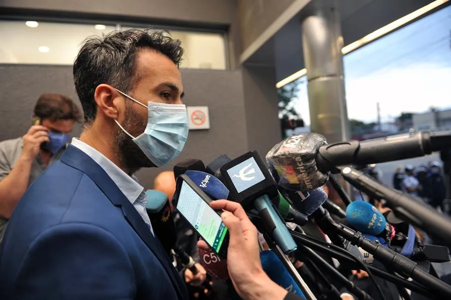 El doctor Leopoldo Luque fue el encargado de hacer la llamada